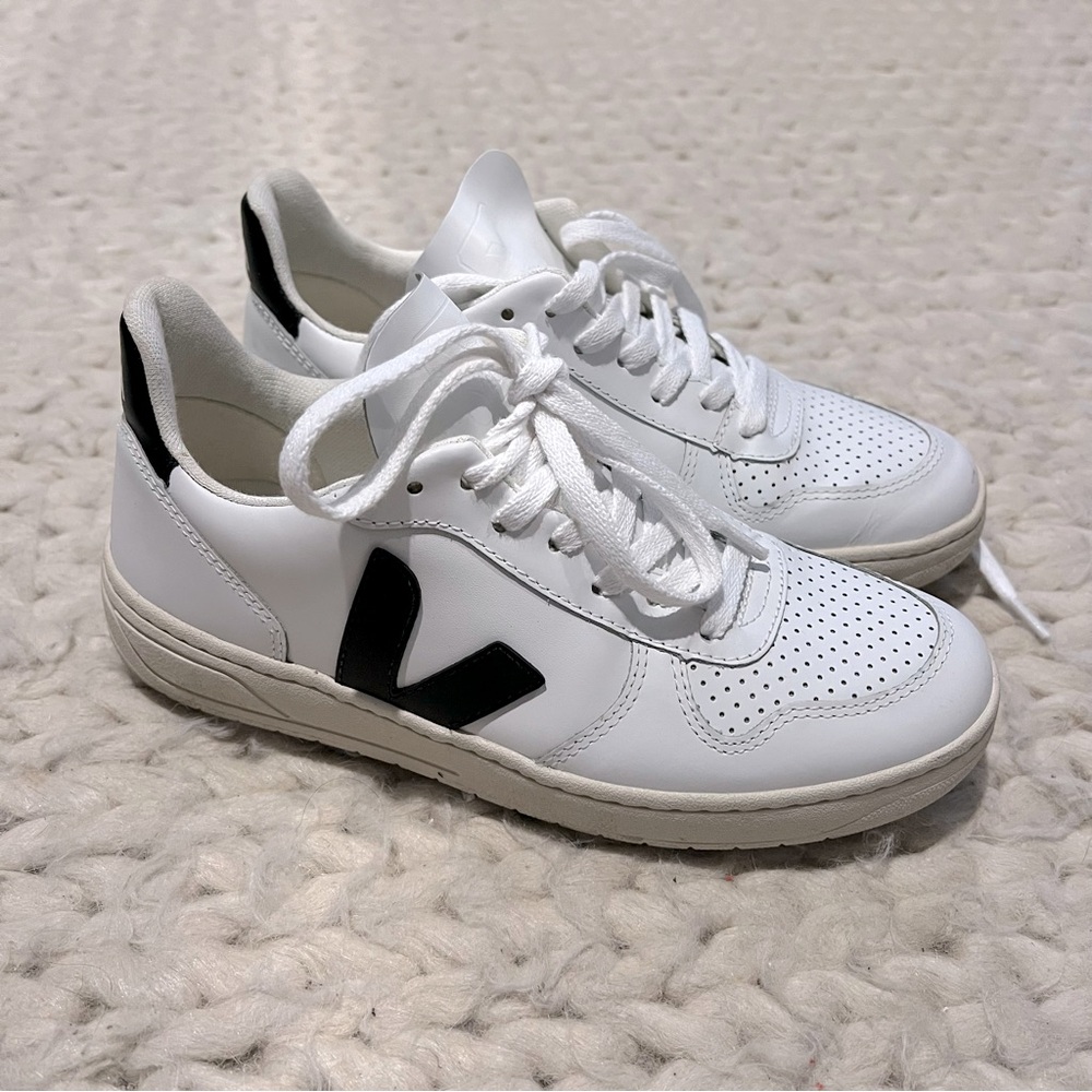 Veja sneakers size 38